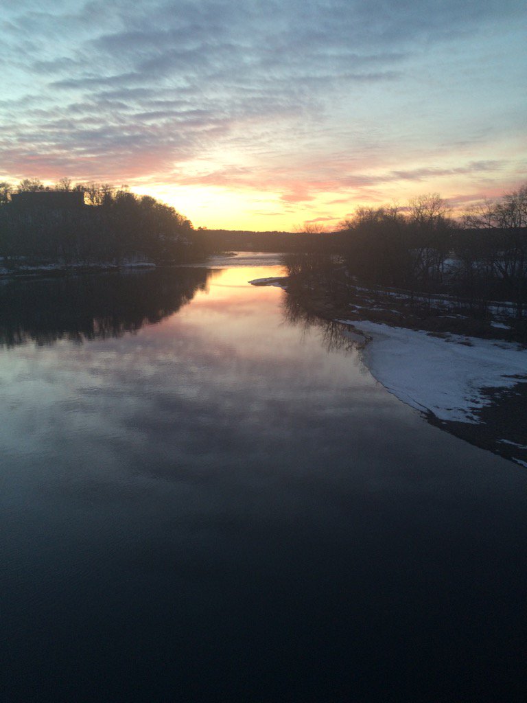 Rheterica's tweet photo. Beautiful end to a long day of teaching. https://t.co/uw0xZB410v