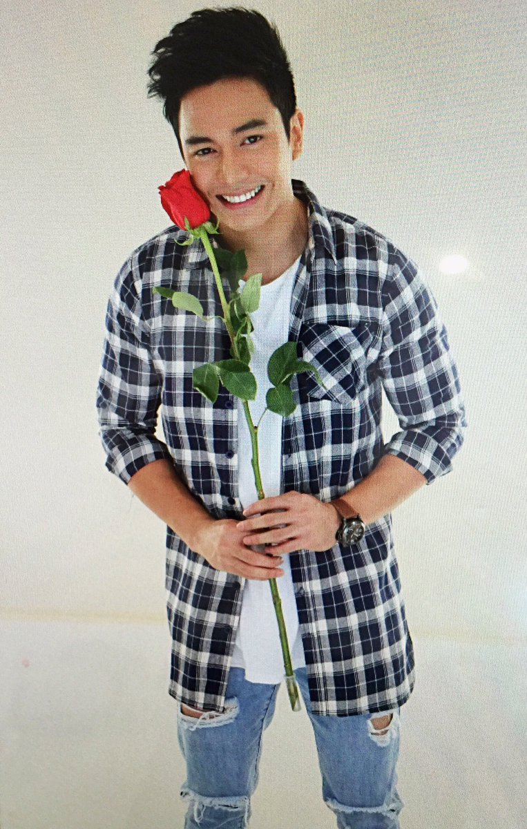 jak_roberto's tweet photo. Happy Valentine's day mga ka-meant to be! https://t.co/adHx4j1oyX