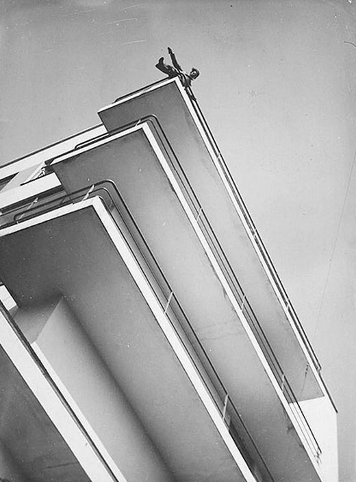 garygoldsmith's tweet image. The revolutionary work of Lazlo Moholy-Nagy. He didn't invent Instagram, but in the 30's he invented "photograms". guggenheim.org/artwork/artist…