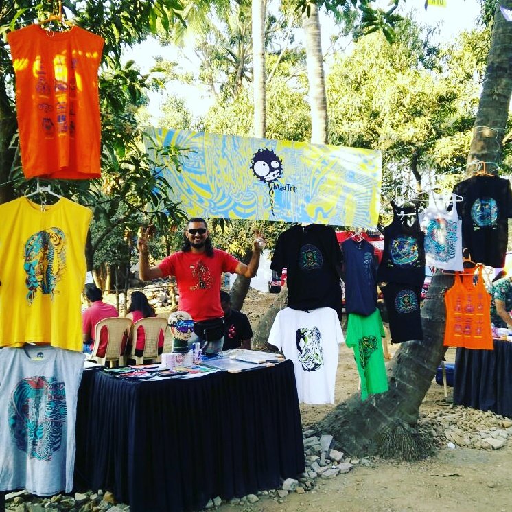roaringfarm's tweet photo. #madtrip stall at #roaringfarm #CAD10 #musicfestival #fleamarketvenues #indianmusicscenes #fleamarketfinds #fleafete #mumbai #mumbaidiaries https://t.co/MeNbNVSsrw