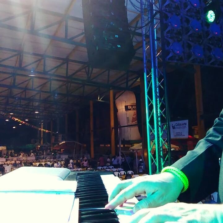 ariescala's tweet photo. "Una Aventura" Grupo Niche

#FeriaDeCandelaria #FeriaDeCandelaria2017 #Music #Salsa #EnTar… https://t.co/hO05i7NFSf https://t.co/ANardKMEym