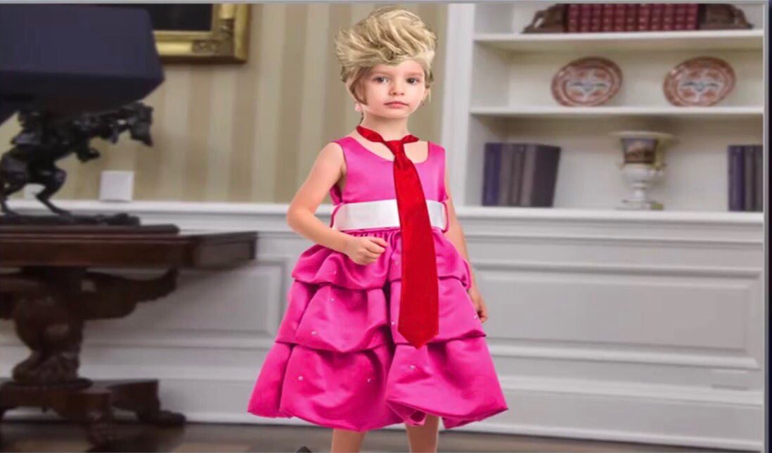 AJTrow's tweet photo. @realDonaldTrump you are letting your #sexism show. Women are not weak! This little girl is stronger than you will EVER be! #largerhands https://t.co/lUK12yGkaP