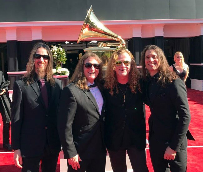 Akhirnya Megadeth meraih trofi Grammy Awards bit.ly/2kiUP1n