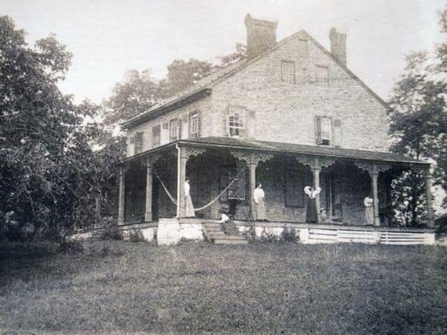 York county stone mansion in peril! #undergroundrailroad #Pennsylvania #savingplaces bit.ly/2l0yd2H