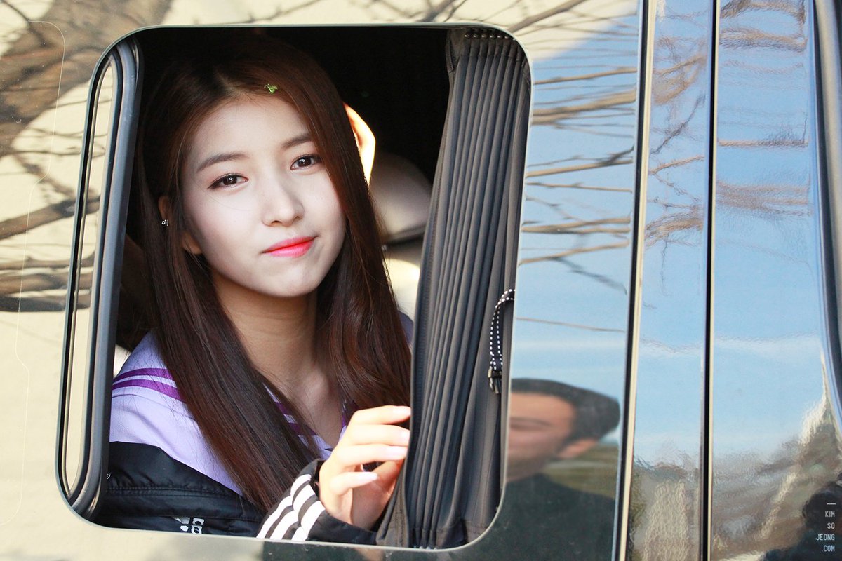 kimsojeong_com's tweet photo. 유리구슬, 오늘부터우리는, 시간을달려서, 너그리고나.
앞으로의 김소정도 기대하고, 기다리고 있을게!! 
빨리 보고싶다 :)
#여자친구 #소원 @GFRDofficial https://t.co/HBbw7Ddw80
