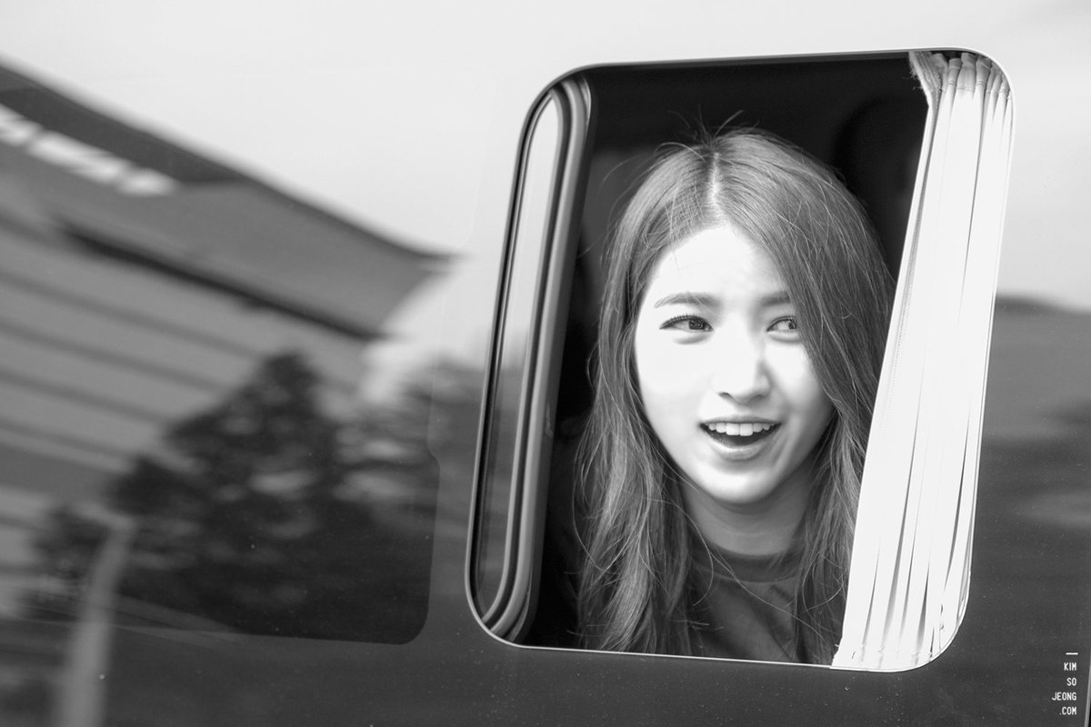 kimsojeong_com's tweet photo. 유리구슬, 오늘부터우리는, 시간을달려서, 너그리고나.
앞으로의 김소정도 기대하고, 기다리고 있을게!! 
빨리 보고싶다 :)
#여자친구 #소원 @GFRDofficial https://t.co/HBbw7Ddw80