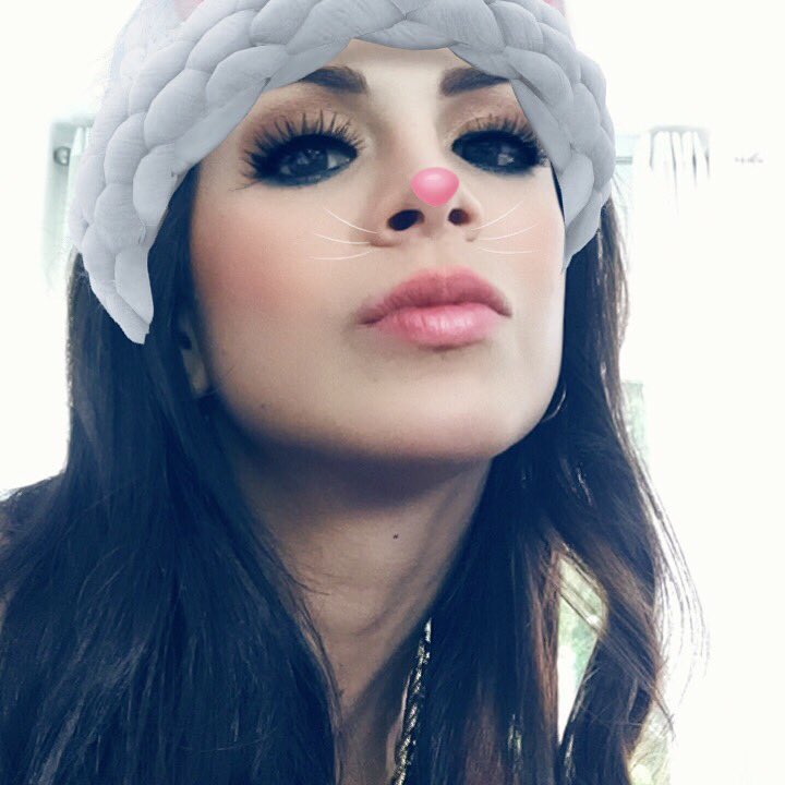 SullySaenzPeru's tweet photo. Bienvenido al día del amor y la amistad!!! ❤️ Espero disfruten mucho este día!! 💕💕☺️😘 #valentines #diadelamoryamistad https://t.co/r7y0utsPq4