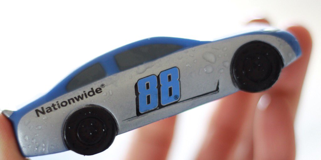BATHSCOTS's tweet photo. Even the littlest fans can't wait to see @DaleJr back on the track! #NW88JR #DAYTONA500 #bathscots #jrnation https://t.co/age3oOV93H