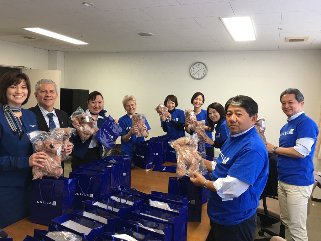 alisydss's tweet photo. Delivering "Ben Flyin" to 42 children at Narita Red X hospital.Thx to everyone who volunteered.  @weareunited https://t.co/wXSiInJ4qZ