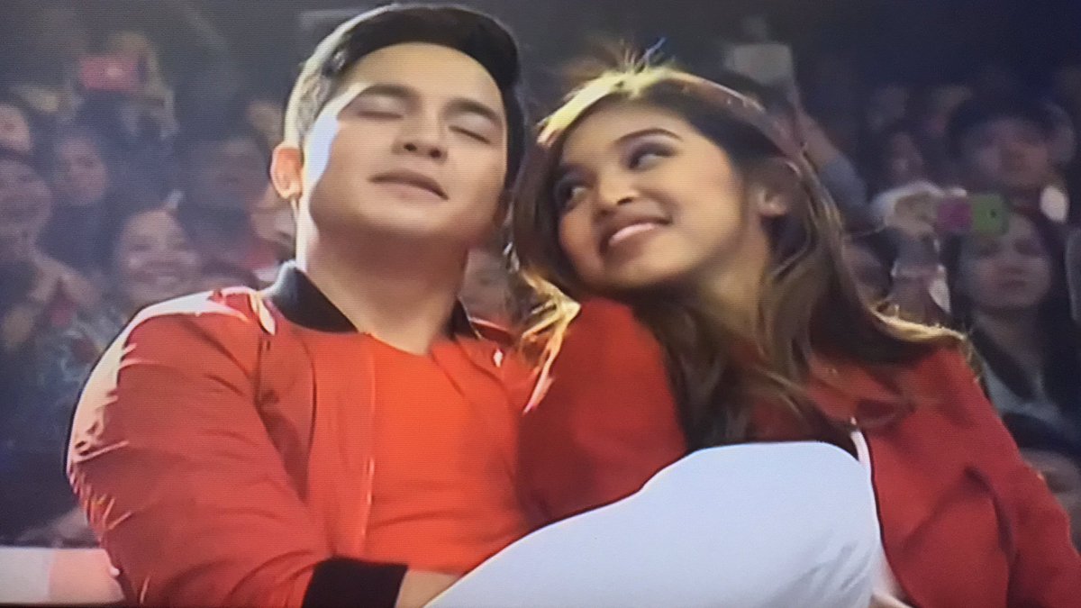 MAINEnatics_Z's tweet photo. Aww 😍

#DTBYFullTrailerOn24Oras 
#ALDUBEBHappyHearts 
@MAINEnatics_OFC https://t.co/JCx8tiPiLN