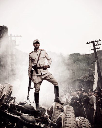 3. 영화 '포화속으로' 촬영당시, 차승원의 인민군복과 카리스마가 너무 압도적인 것 아니냐는 국방부의 비공식 항의를 받은적이 있다. 기사링크...