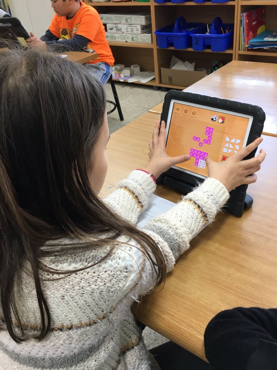 MrQInnovates's tweet photo. #iPads can be used to test mosaics before doing the final one @bifskorea #bifskorea #pyprt #bifsart #ipadart https://t.co/7Q2P2HIOoQ