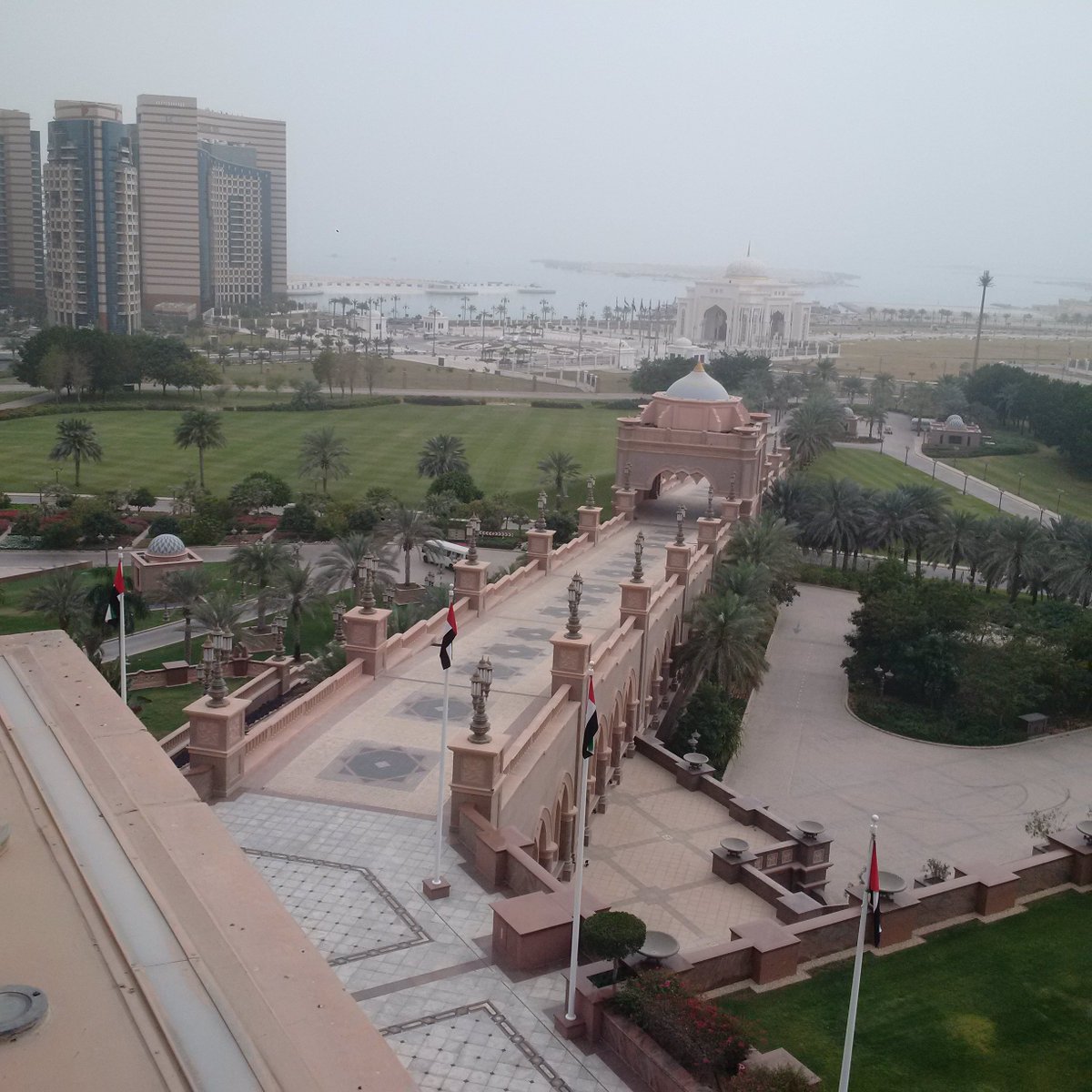 PierreZapp's tweet photo. Exciting start of #TheNextMBA week in Abu Dhabi. https://t.co/WK9FDJR36G