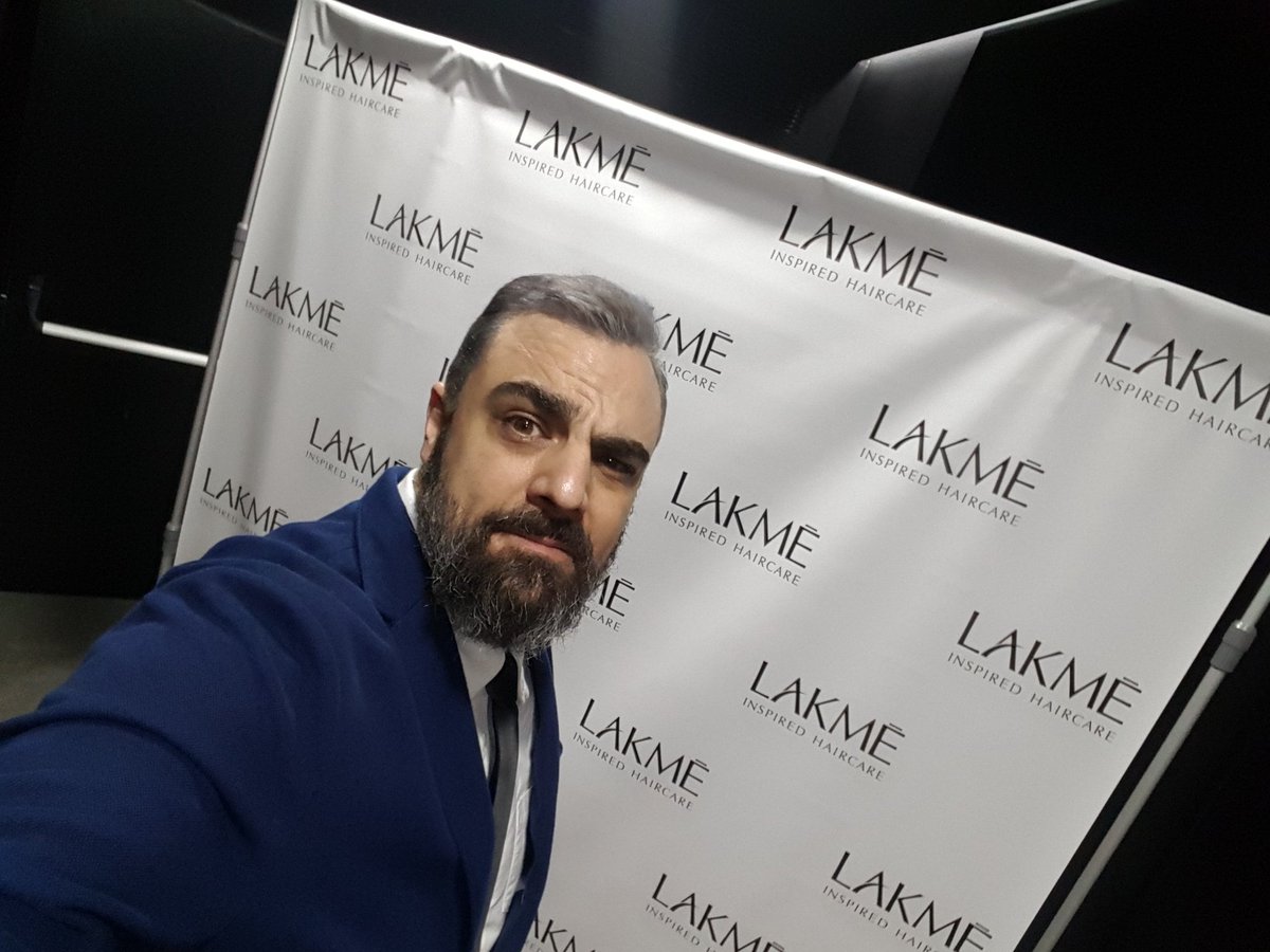 VictorHairStyl's tweet photo. #LAKME https://t.co/ScqG2DUSSg