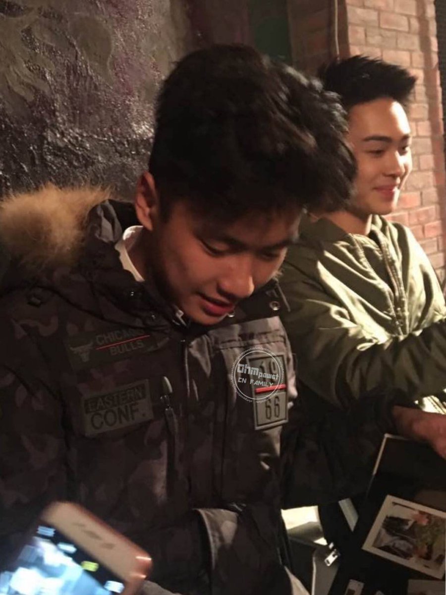 CnOhmpawat's tweet photo. 170211, Xiamen, China 厦门探班独家p1  @ohmpawatt #ohmpawat https://t.co/TmJfmScbsR