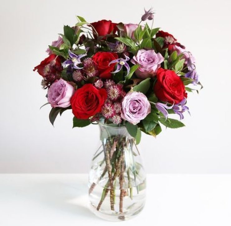 CocoonConcierge's tweet photo. However you're spending it - Happy #ValentinesDay! We've spoilt ourselves with some beautful flowers in the office. https://t.co/GeRd9MWibA https://t.co/I7sie4WBIl