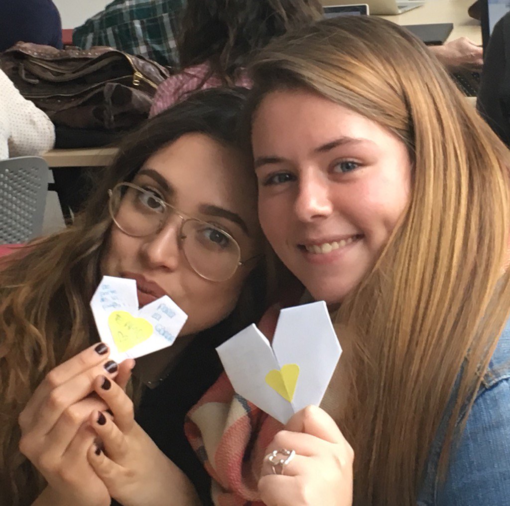 AsunFernandezUE's tweet photo. Des messages pleins d'amour et d'amitié. #TSGAT https://t.co/4lPZt99rGD