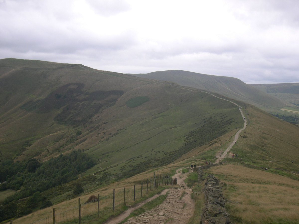 BackpackUK's tweet image. Mam Tor ridge path - Peak District. #hiking #wanderlust #TravelTuesday #peakdistrict #Derbyshire #omgb #nomad #backpacking