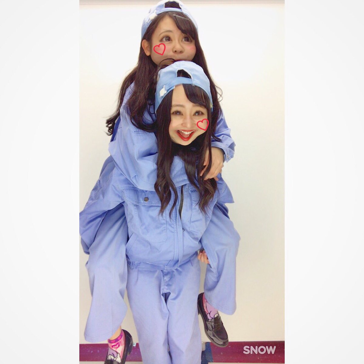 chipi_gal's tweet photo. 🍅🍆ちぴきゅん🍈🌽
とりあえず楽しすぎたw
バランスのとれなささな😂
おんぶ好きだわw

#農業ガール
#作業服
#おんぶ
#ちび同士
#3年間共に過ごした
#3年間ありがとう
#snow最高かよ
#バレンタインなのに…w https://t.co/wbBa4WlTJT