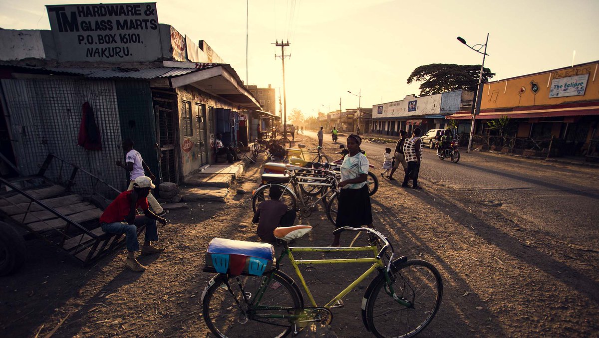 Numerama's tweet image. Le fondateur d&apos;eBay finance un projet pour tester le revenu de base au Kenya pendant 12 ans - goo.gl/05oEIH