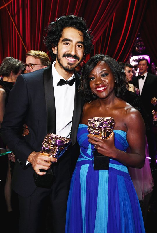 ViolaDavisBRA's tweet photo. Viola e famosos no #BAFTA2017! https://t.co/vVUpM05LTK