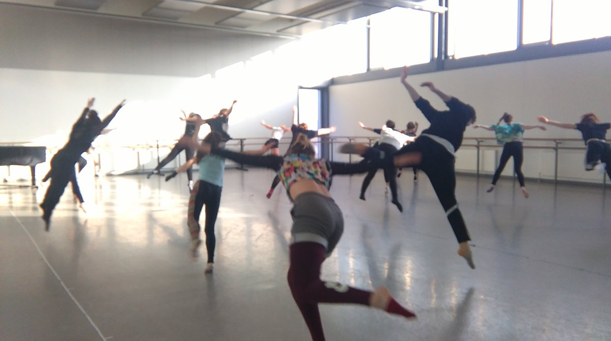Hothouse Level 2 working hard in class before they get creative. <a href="/YDanceScotland/">YDance (Scottish Youth Dance)</a> <a href="/scottishballet/">Scottish Ballet</a> <a href="/GlasgowTramway/">Tramway, Glasgow</a>