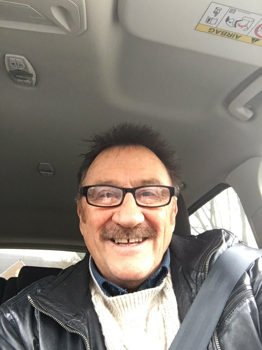 PaulChuckle2's tweet photo. Happy Valentine's Day everyone ❤ https://t.co/pwDOnfflf0