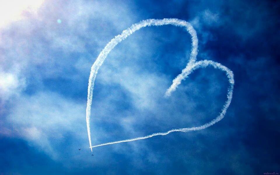 Que vous fêtiez la Saint-Valentin ou non, je vous souhaite une belle journée d'Amour ✈❤  #SaintValentin 
fb.me/8DgvMXKy0