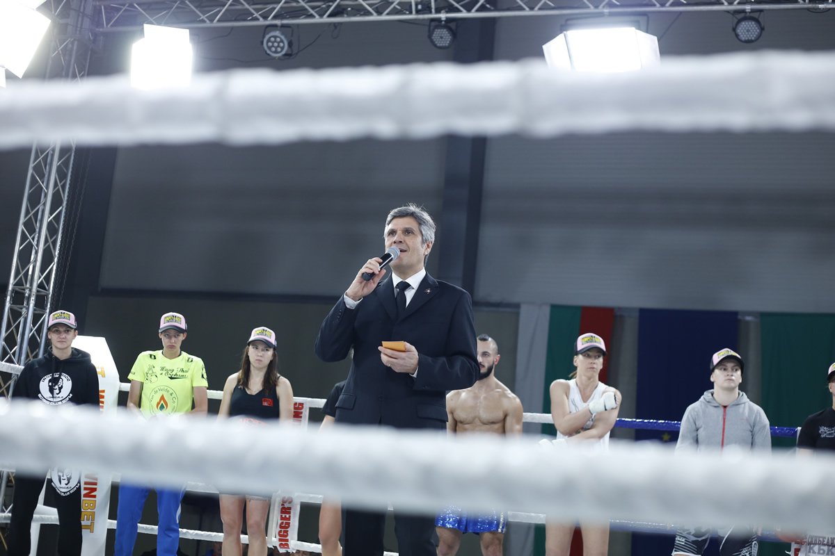 BiggersBetterBB's tweet photo. Female kickboxing tournament #GIRLPOWER on SFR Sport 5 - The Beginning 🥊📺 #kickboxing #girlpower2 #biggersbetter #sfrsport #wkn #fightmag https://t.co/PK11KJwCJY