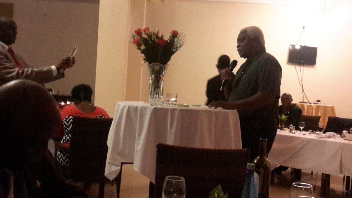 Burundi_senat's tweet image. #burundi_senat a été felicité par  le SG de la #CGLUA pour être le 1er pays ayant ratifié la Charte de #UA sur la décentralisation .