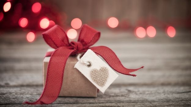 Подарки. Подарок на 14 февраля. Day gifts. Day gifts. Valentines day phone gift box.