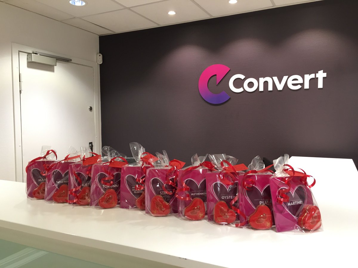 ConvertGroupAS's tweet image. Vi har vært avstandsforelsket alt for lenge, så i dag prøver vi oss på noen svært sjarmerende e-commerce mng vi drømmer om å få jobbe med😍