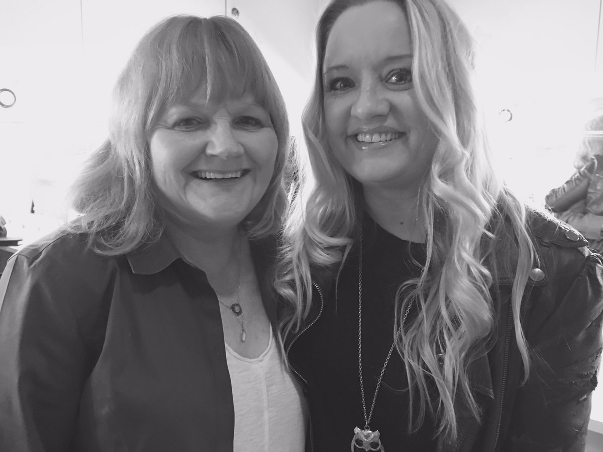 Doing a reading of #ABunchofAmateurs with the lovely @lesley_nicol! Bring on the dog walking dates! 😘