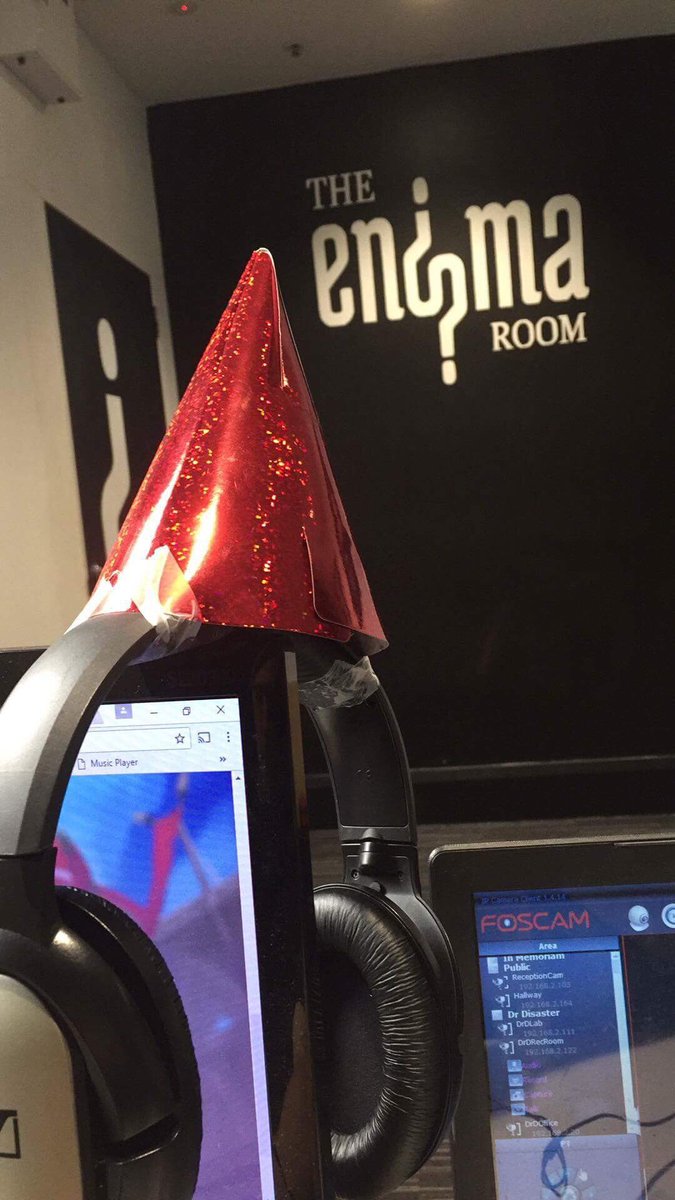 TheEnigmaRoom's tweet photo. It's Valentine's Day! You know what that means... it's the Enigma Room's birthday! Time to celebrate! 🎉🤓 https://t.co/ji2Vx5cvDi