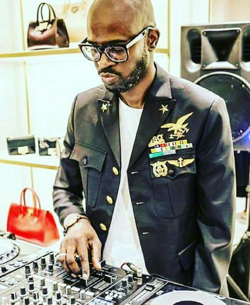 BlurWave's tweet photo. FOCUS: Black Coffee (@realblackcoffee)  https://t.co/bvuMs7pYHQ https://t.co/uoek503abE