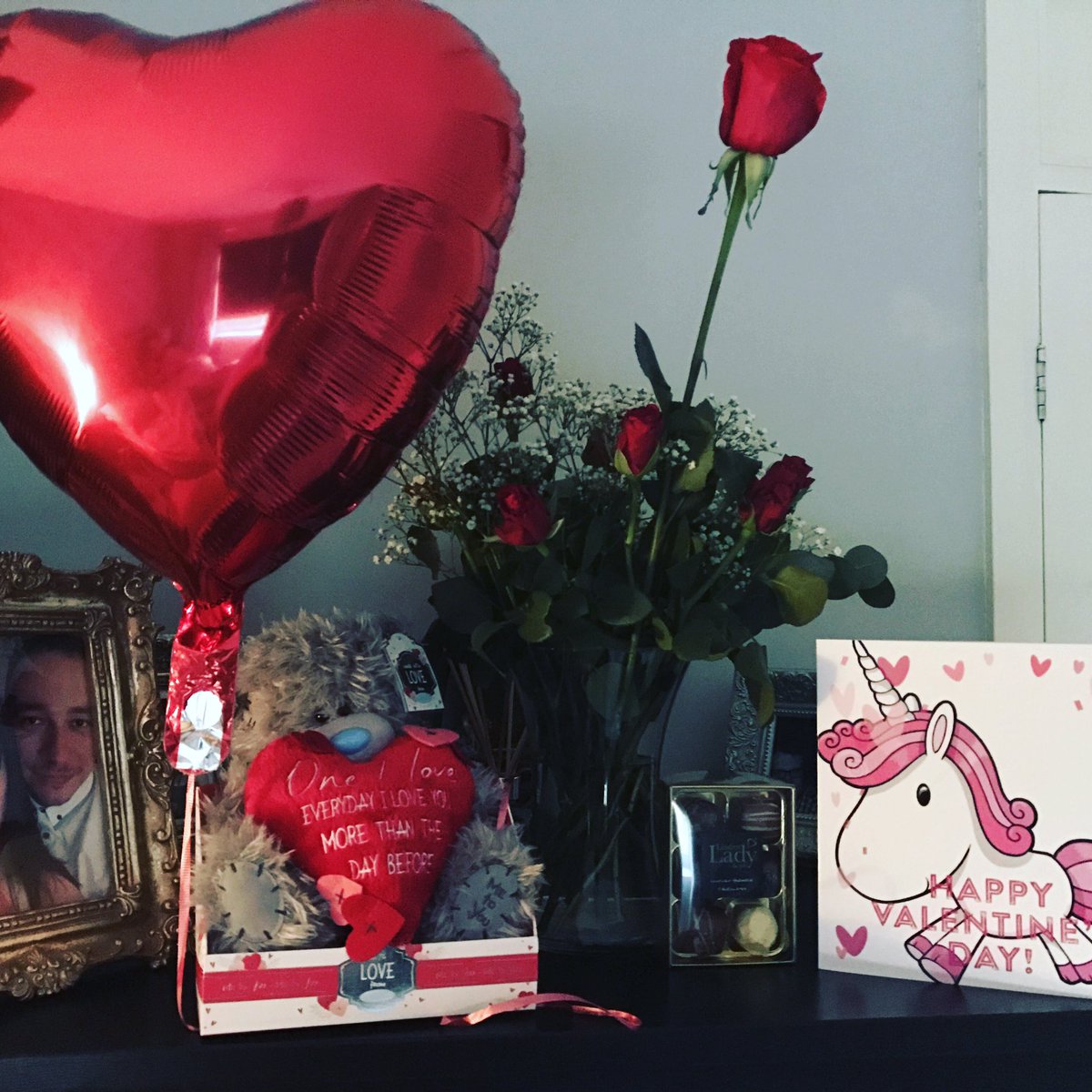 Pollypondweed's tweet photo. Boy did good happy valentines #valentines #love https://t.co/o2iNOSoKxP
