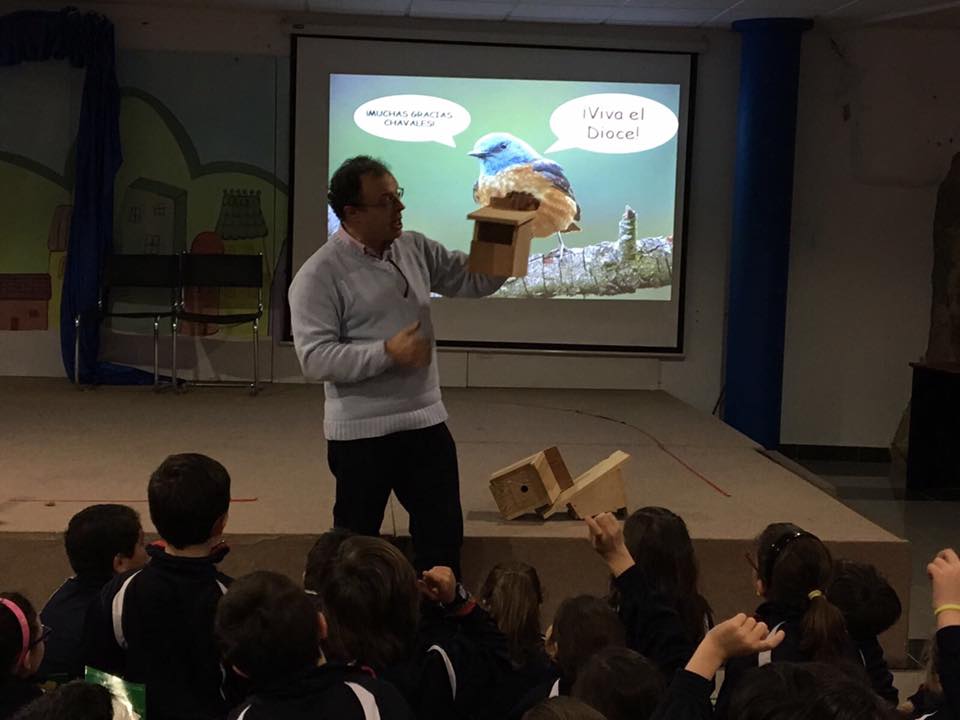 ElDioce's tweet photo. Los niños 3ºEP ayer visitaron el Palacio de Polentinos y después el papá de Marina les habló de animales y plantas del entorno¡Qué buen día! https://t.co/KDSYEPjhAz