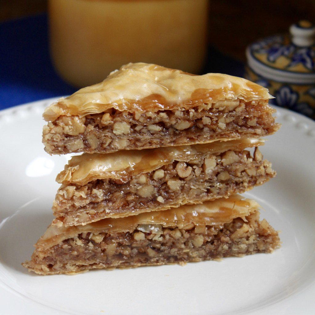 Десерт с медом и орехами