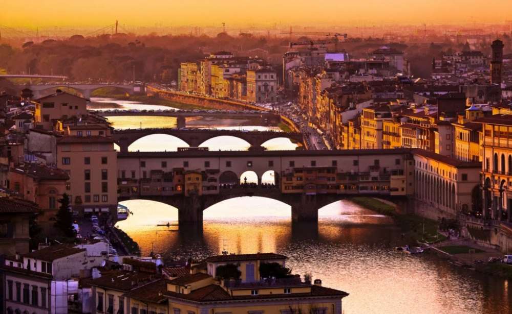 gvignoli71's tweet photo. Ponte vecchio uno dei ponti più antichi e famosi del mondo divenuto il simbolo della città di Firenze https://t.co/0azPzuwp6A