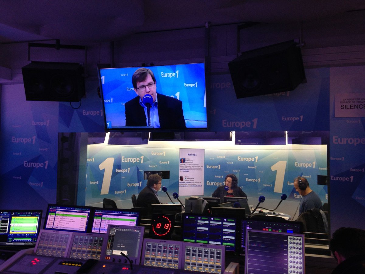 bnichou's tweet photo. Pierre Lemée, rédacteur en chef de Conseils, en direct sur Europe 1 https://t.co/PqvLzHnnSx