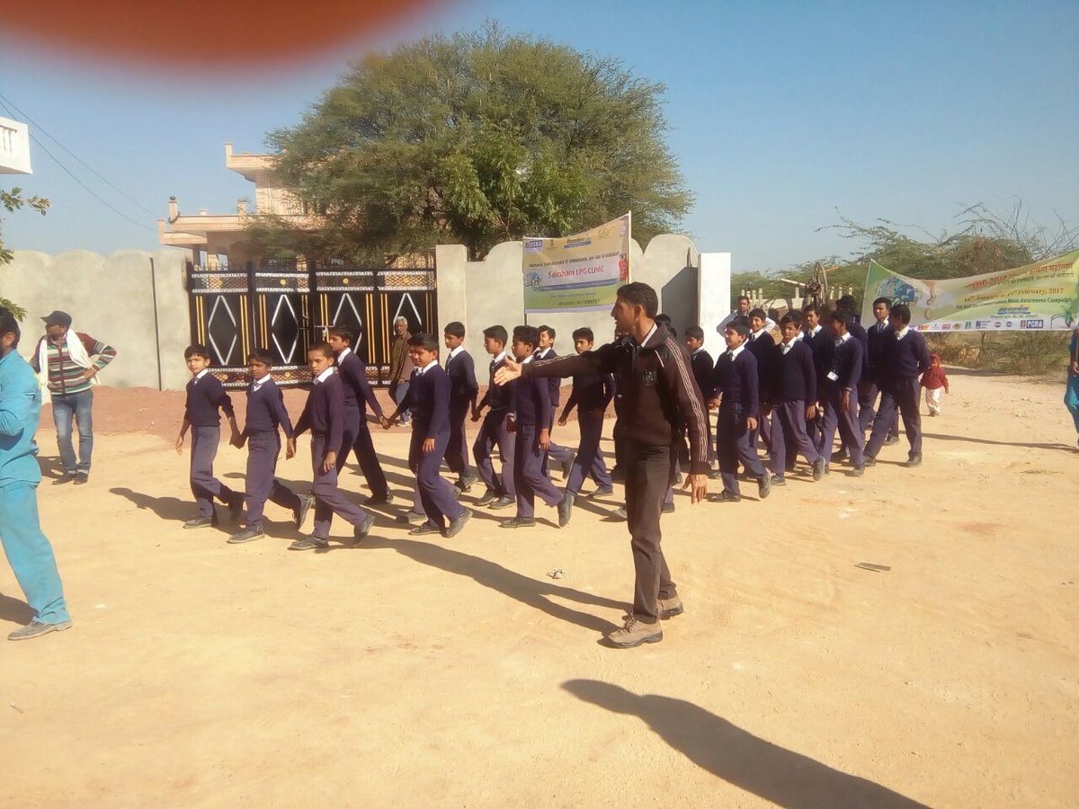 BPCLBikaner's tweet image. #Saksham2017 #Walkathon in Gagrana by M/s Meera Bharatgas @BPCLNRLPG @8singhi @singharunbpcl @Aslamjaved4146
