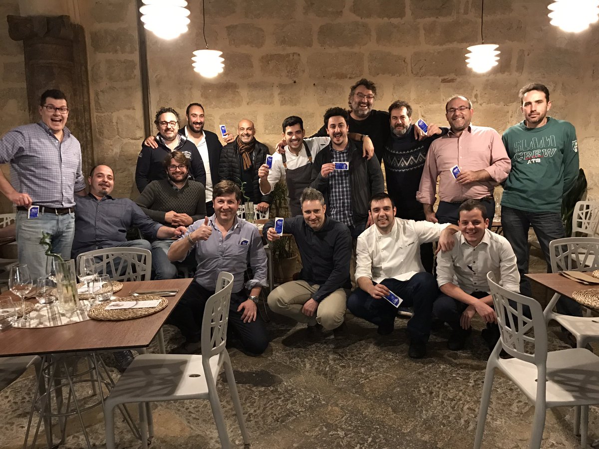 agastromed's tweet photo. Exquisit sopar de #caçadors #cegues #tords #champagne @A_GenestraChef #cenasecreta https://t.co/JNlyTytnDS
