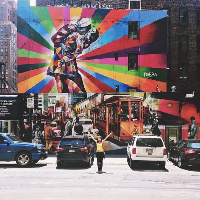 FranzoNetwork's tweet image. Da un bacio appassionato nasce un caleidoscopio di colori e di emozioni! Buon #SanValentino2017 
#Murales di @kobrastreetart 
📷 @bird.soul