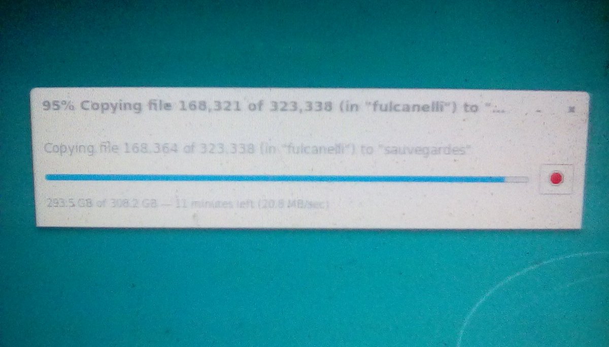 Fulcanelli89's tweet photo. Ça cela m'interpelle #Debian8 https://t.co/2uoqMDzpSw