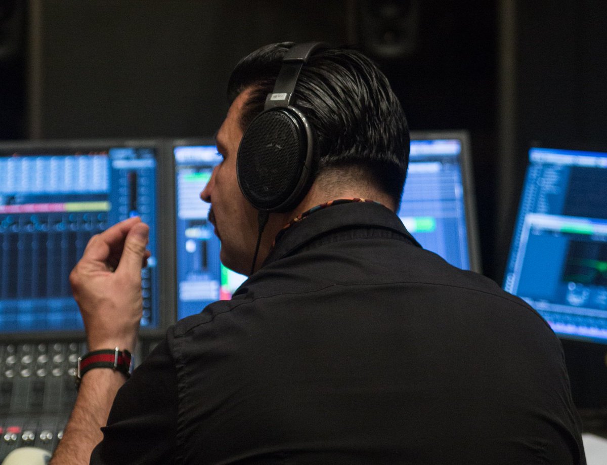 EXCLU ►► <a href="/Rebotini/">Arnaud Rebotini</a> nous offre un titre entièrement conçu et mixé en son 3D dans les studios de la Maison de la radio
hyperradio.radiofrance.fr/son-3d/arnaud-…