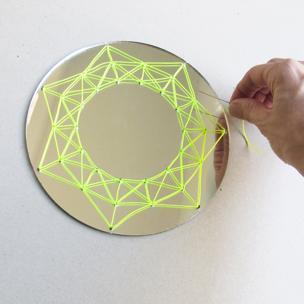 denicheuse's tweet photo. miroir, mon beau miroir 
miroirs DIY de BiCA Good Morning Design sur https://t.co/LfzdKPHRHr
#mirror #DIY #BiCA #denicheuse https://t.co/kWA5LAidIH