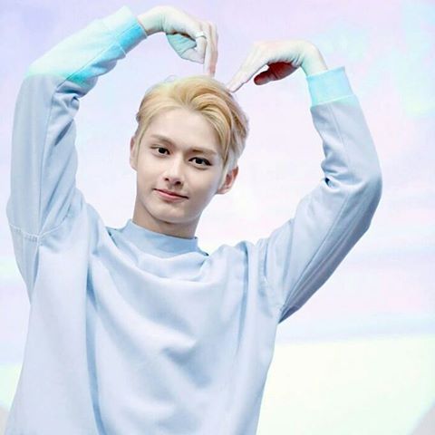 17xaesthetic's tweet photo. Happy Valentines Day! 💕 https://t.co/40RE68Nxjx