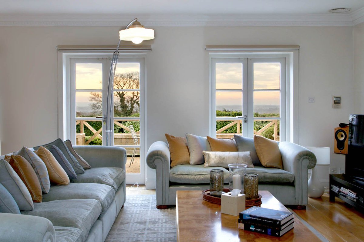 KFBasingstoke's tweet image. Buy your #lovenest today! Own a home in one of the most #romantic spots in #Hampshire &amp;amp; create your own fairytale bit.ly/2iAJlVW