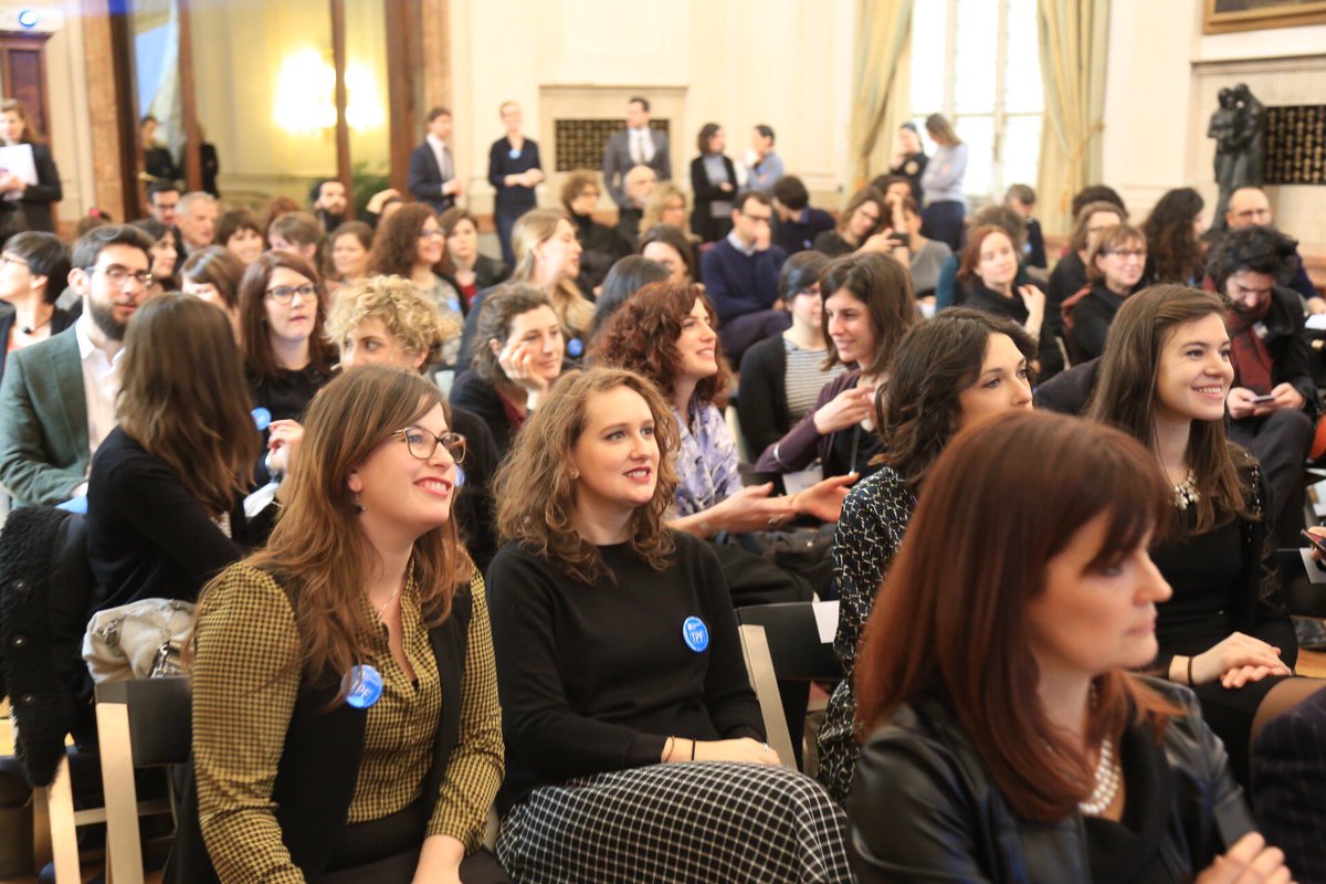 FondazioneCRT's tweet photo. Sono 50, hanno in media 28 anni e in questi 6 mesi si sono formati per diventare esperti di raccolta fondi. I numeri #tpfCRT#livetweetCRT https://t.co/0058X89ZIB