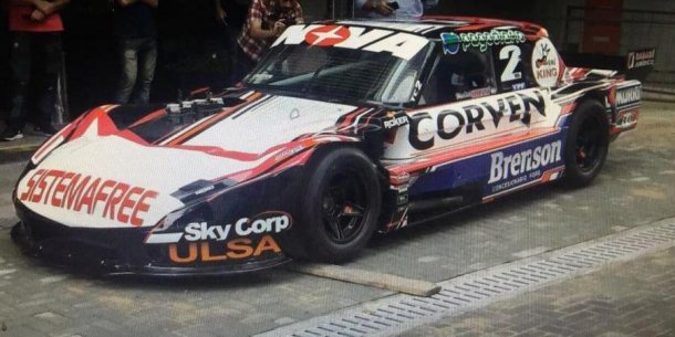 #TC

<a href="/rossimatias/">Matias Rossi</a> presento en sociedad el nuevo #Ford

ultimavuelta.com.ar/2017/02/14/tc-…